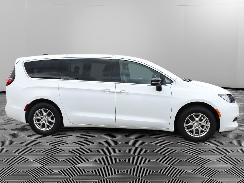 New 2026 Chrysler Voyager LX FWD image 8