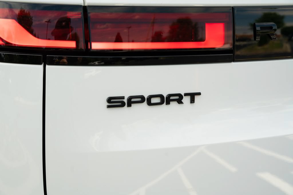 Used 2024 Land Rover Range Rover Sport Dynamic SE AWD/4WD image 17