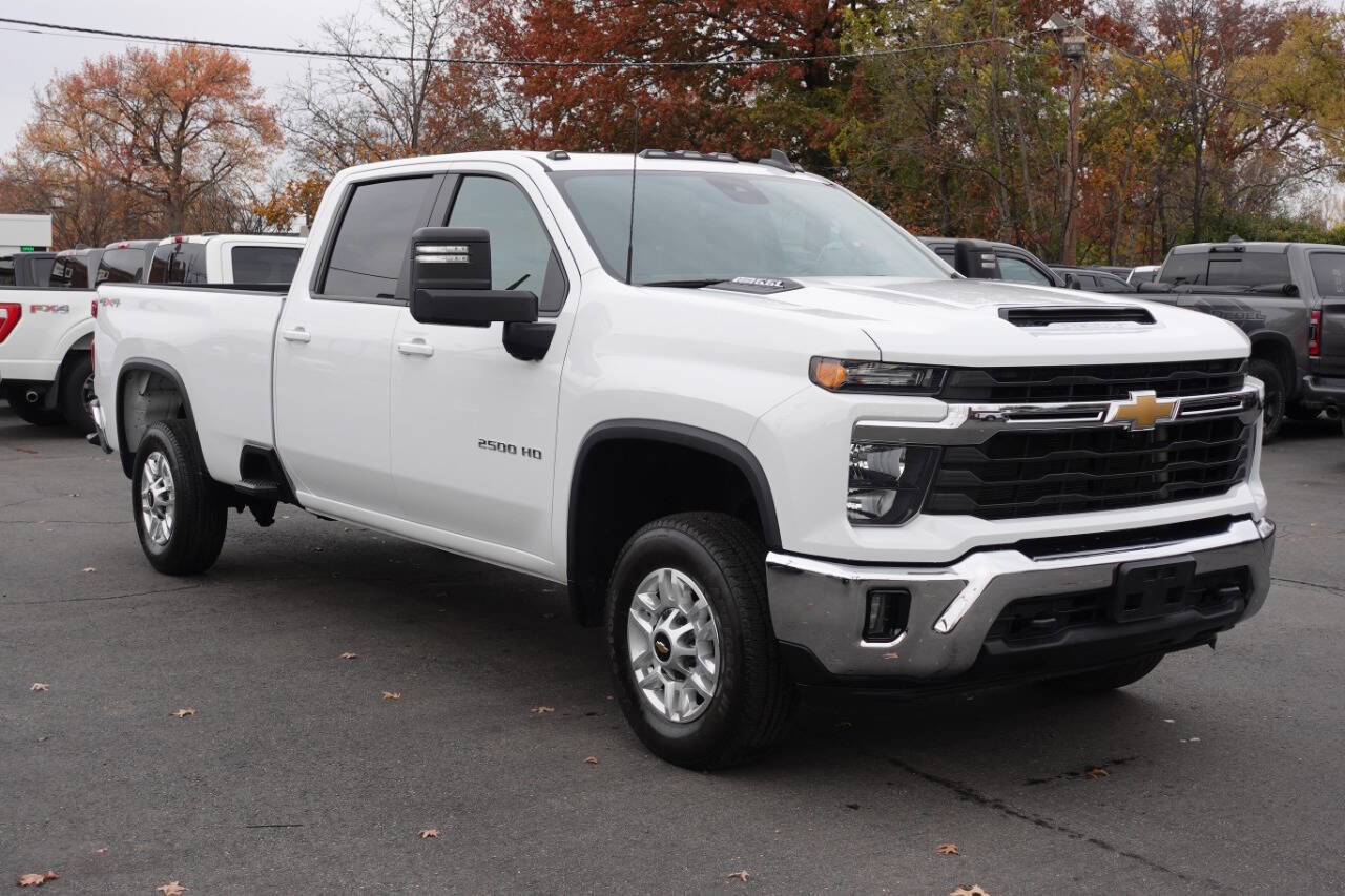 Used 2024 Chevrolet Silverado 2500 LT w/ All Star Edition image 4