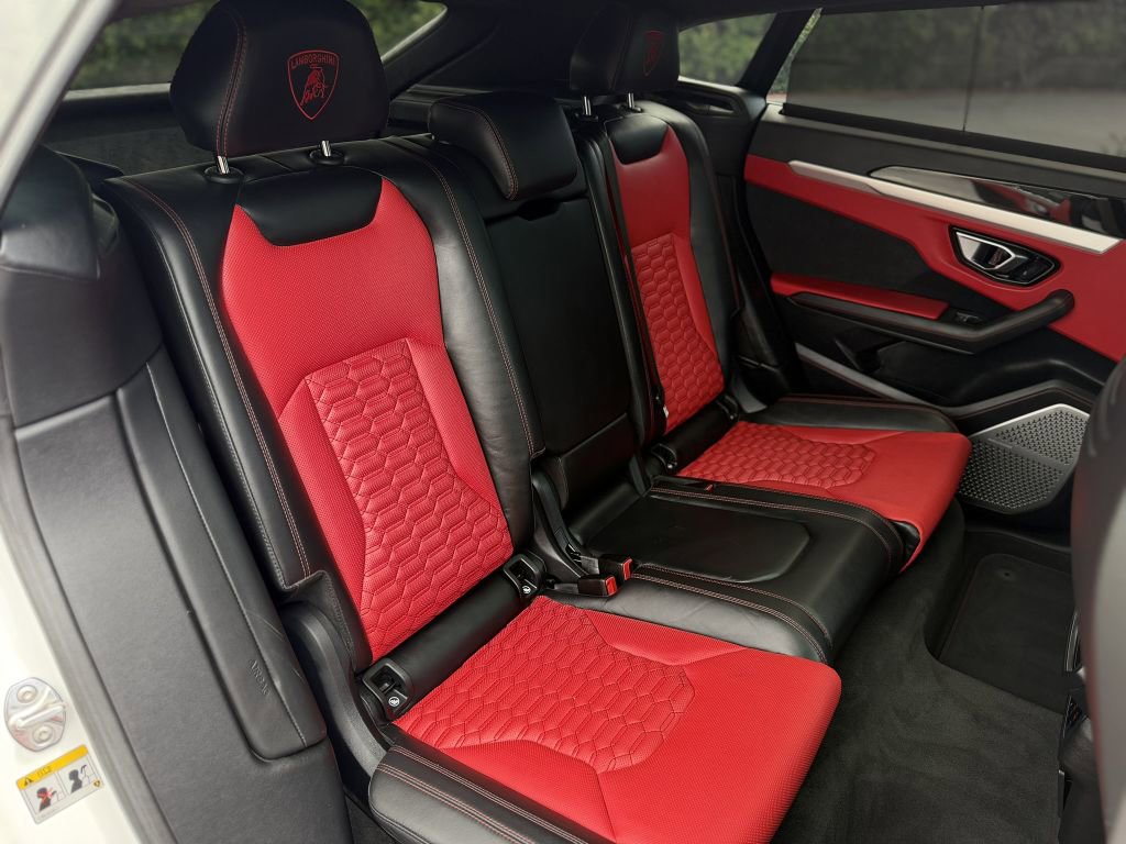 Used 2021 Lamborghini Urus AWD/4WD image 40