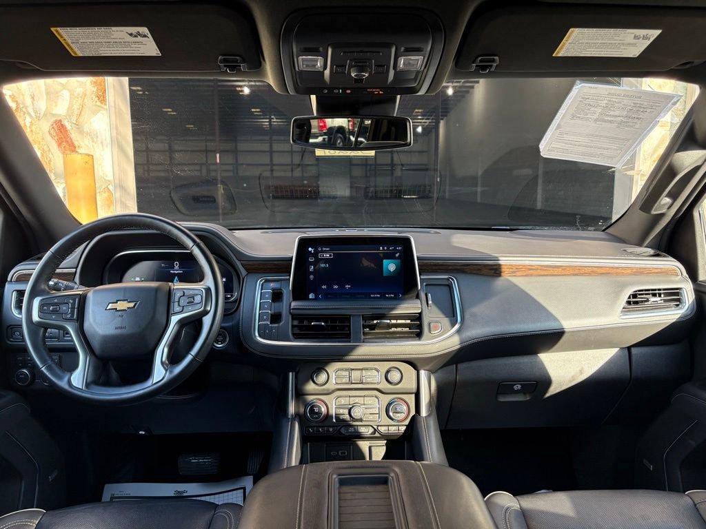 Used 2023 Chevrolet Suburban Premier image 25