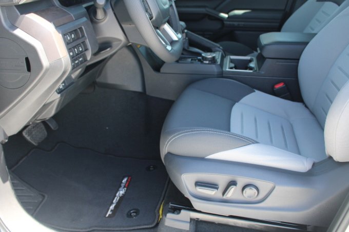 New 2025 Toyota Tacoma TRD Off-Road image 12