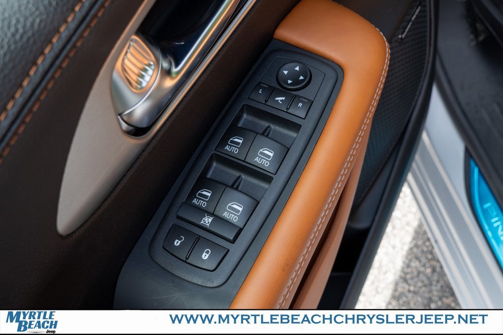 New 2026 Chrysler Pacifica Pinnacle image 17