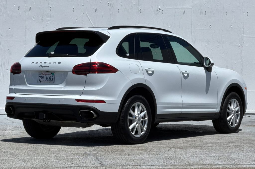 Used 2016 Porsche Cayenne AWD/4WD image 3