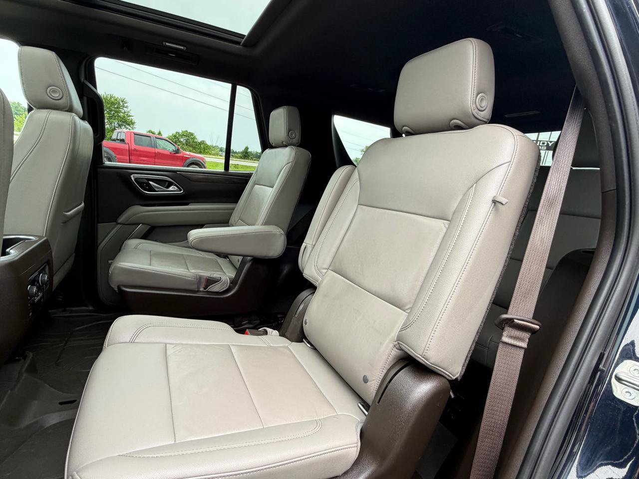 Used 2021 Chevrolet Tahoe LT w/ LT Signature Package AWD/4WD image 25