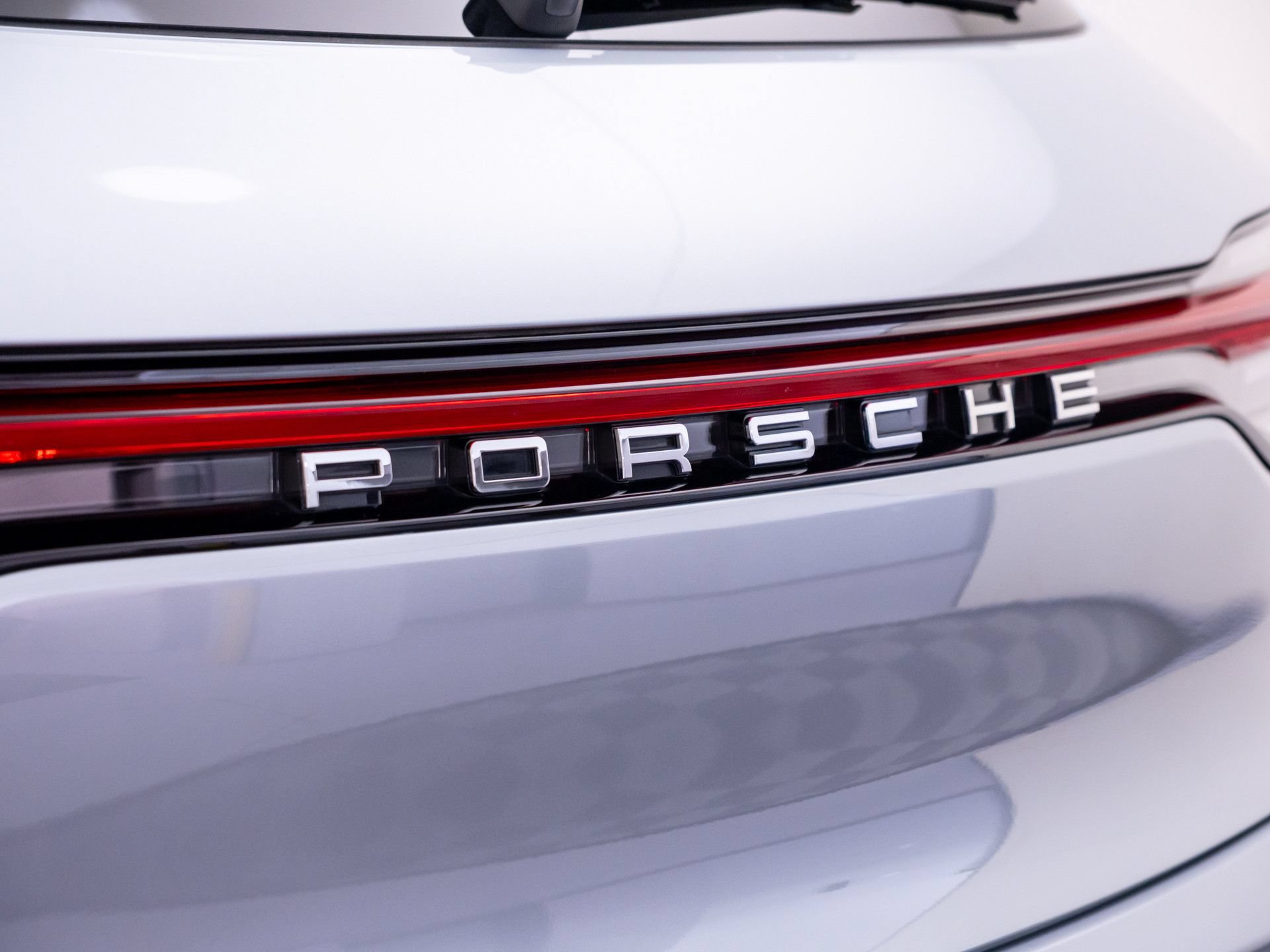 Certified 2026 Porsche Macan AWD/4WD image 37