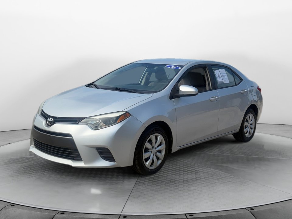 Used 2016 Toyota Corolla LE FWD image 3