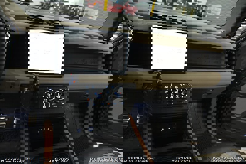 Used 2023 Land Rover Defender 130 X image 32