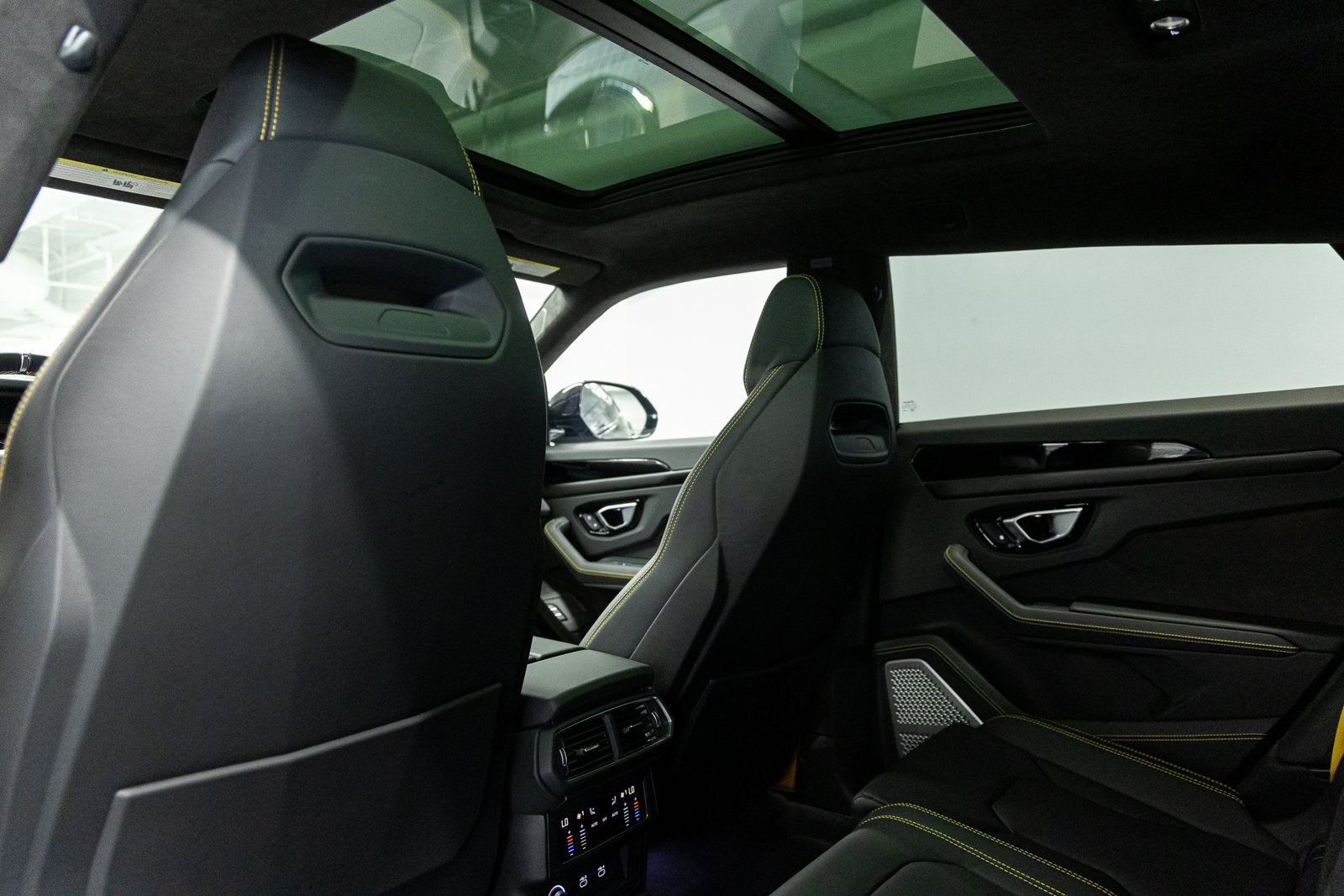 Used 2024 Lamborghini Urus S AWD/4WD image 48