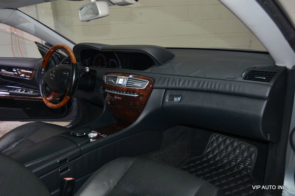 Used 2010 Mercedes-Benz CL 550 4MATIC image 9