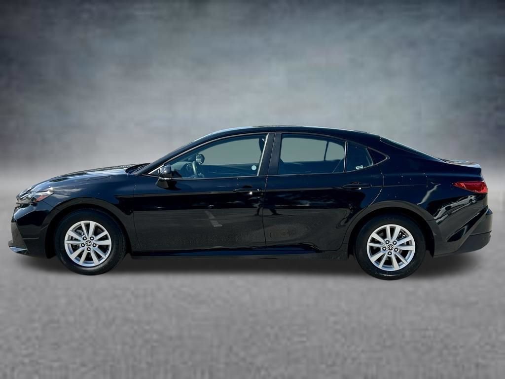 Used 2025 Toyota Camry LE FWD image 9