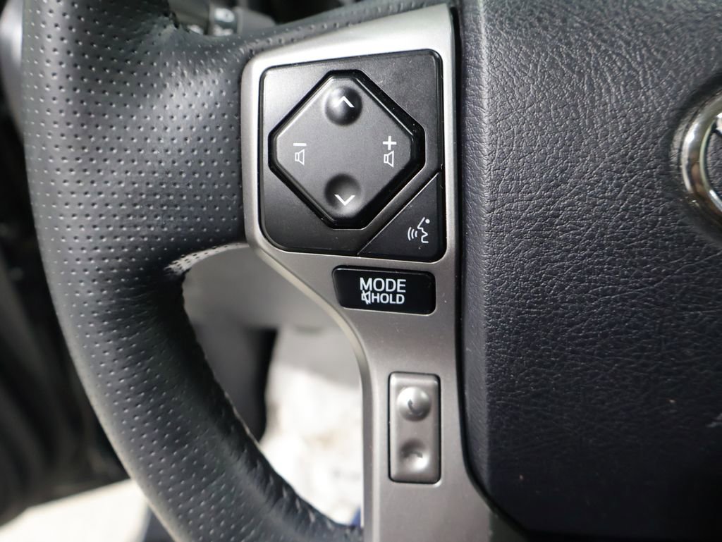 Used 2024 Toyota 4Runner Limited AWD/4WD image 34