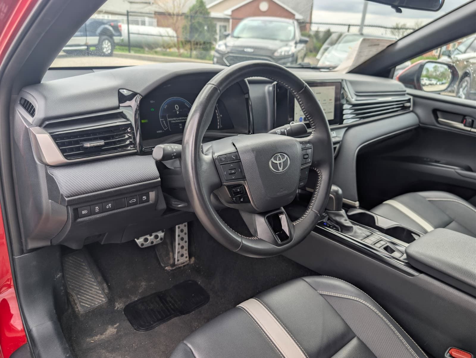 Used 2025 Toyota Camry SE FWD image 26