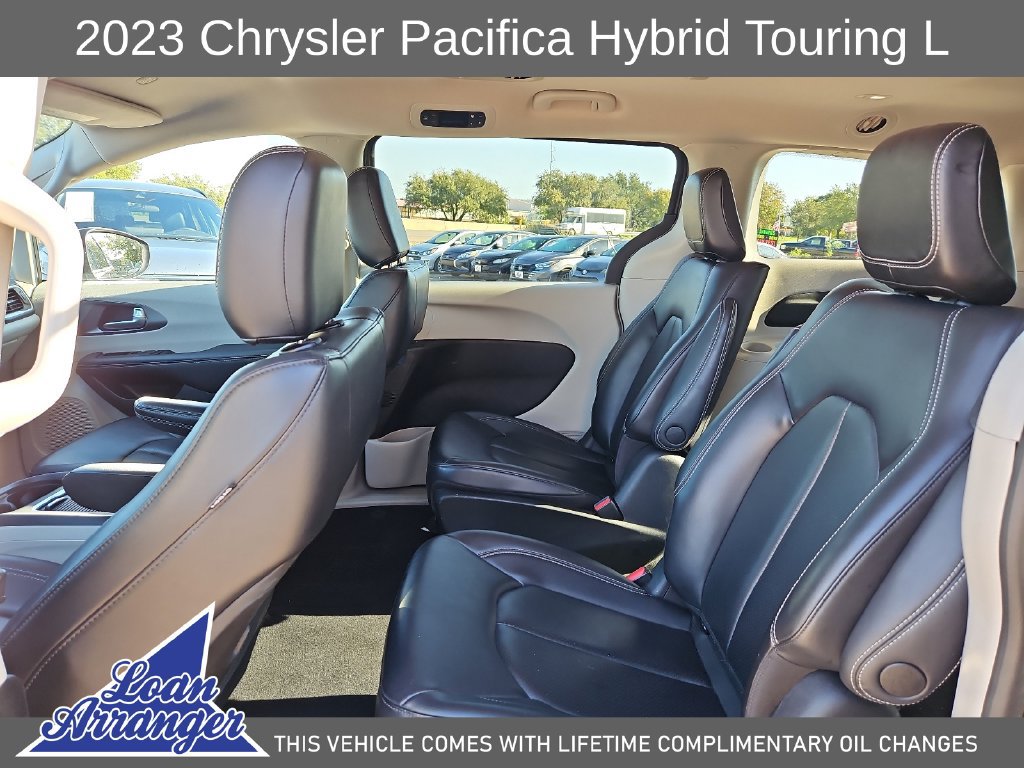 Used 2023 Chrysler Pacifica Touring-L FWD image 19