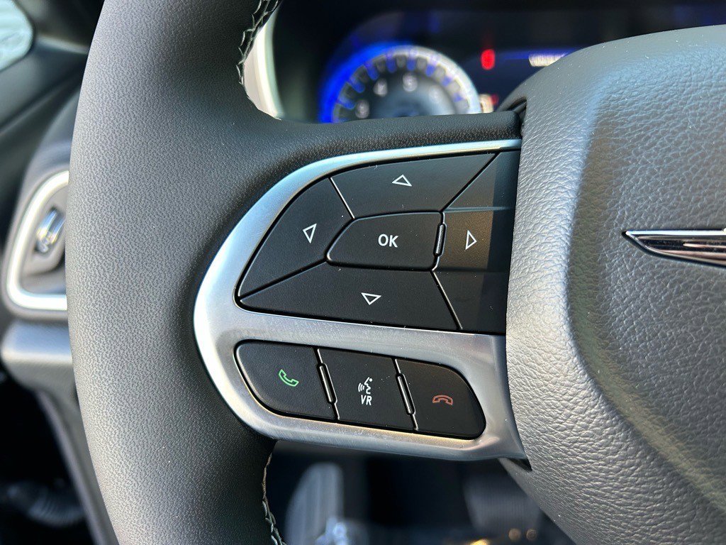 New 2025 Chrysler Voyager LX image 17