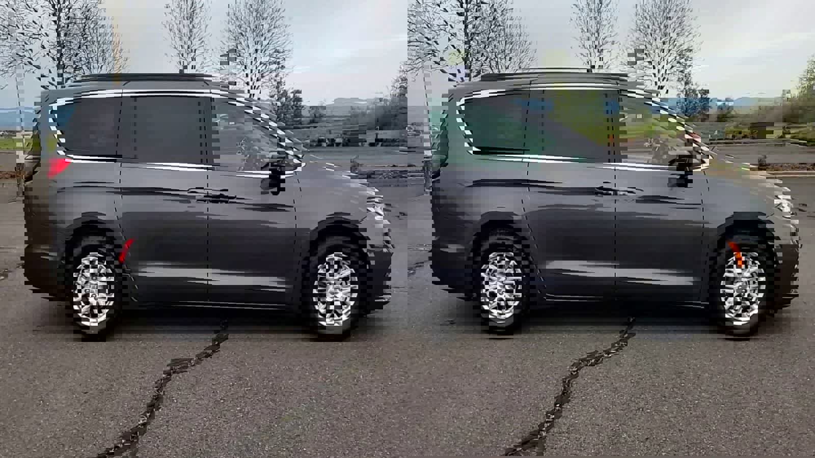 Used 2022 Chrysler Pacifica Touring-L FWD image 9