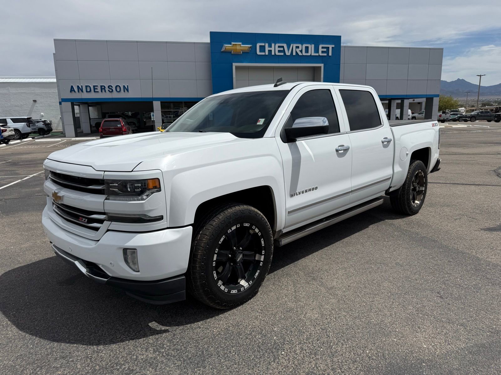 Used 2017 Chevrolet Silverado 1500 LTZ Z71 w/ LTZ Plus Package AWD/4WD image 1