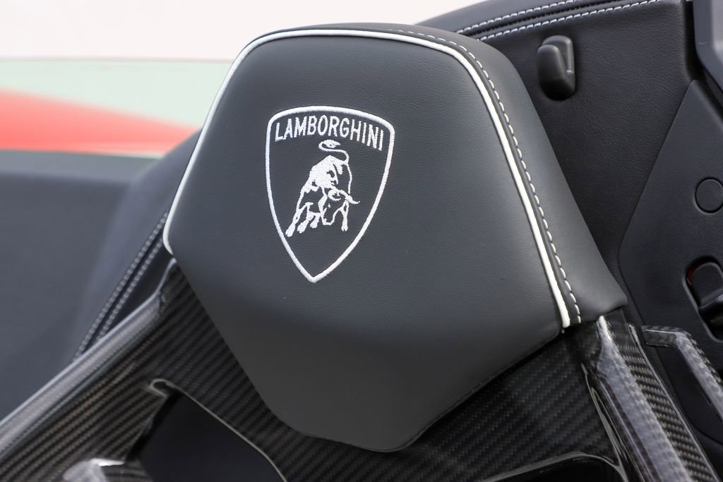 Used 2024 Lamborghini Huracan EVO AWD/4WD image 6