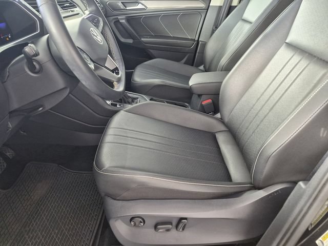 Used 2023 Volkswagen Tiguan SE FWD image 13