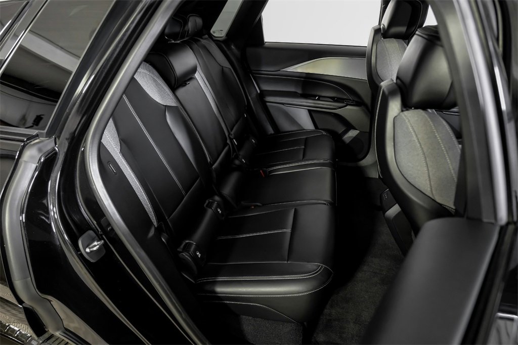 Used 2024 Cadillac Lyriq Tech image 35