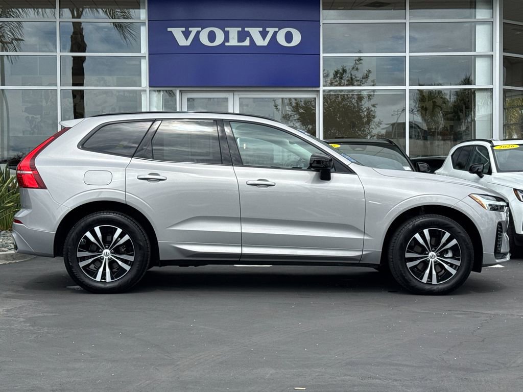 Certified 2025 Volvo XC60 B5 Core image 6