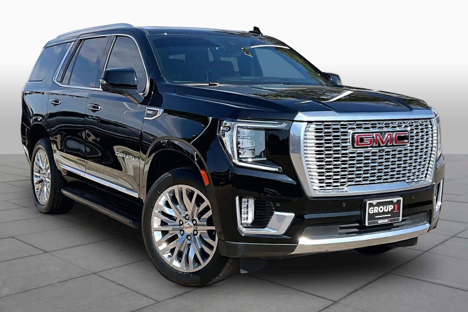Used 2024 GMC Yukon Denali w/ Advanced Technology Package AWD/4WD image 3