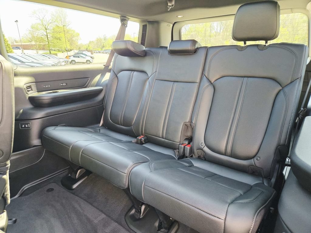 New 2026 Jeep Grand Wagoneer L Limited AWD/4WD image 17