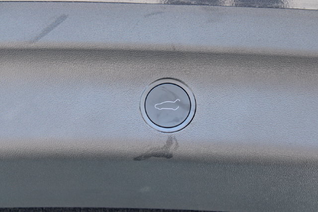 Used 2026 Tesla Model Y 2WD image 33