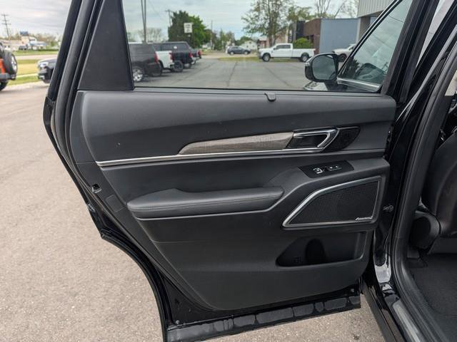 Used 2022 Kia Telluride SX w/ SX Prestige Package AWD/4WD image 16