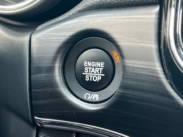 Used 2020 Jeep Grand Cherokee Limited AWD/4WD image 34