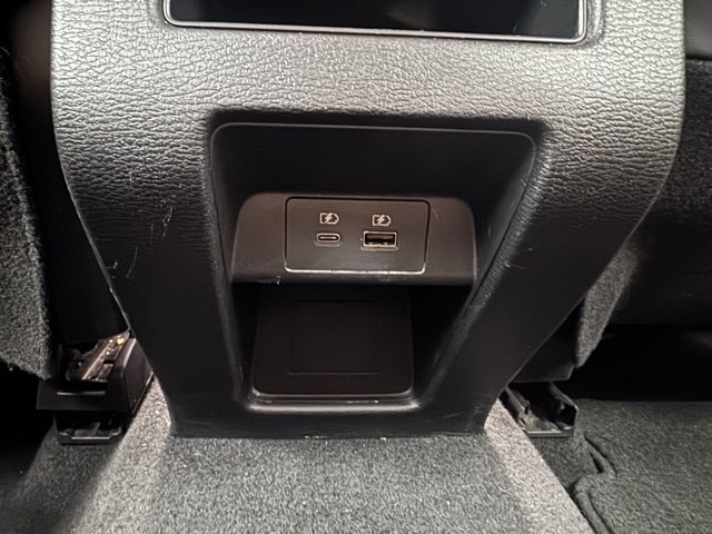 Used 2023 Mitsubishi Outlander SE image 16