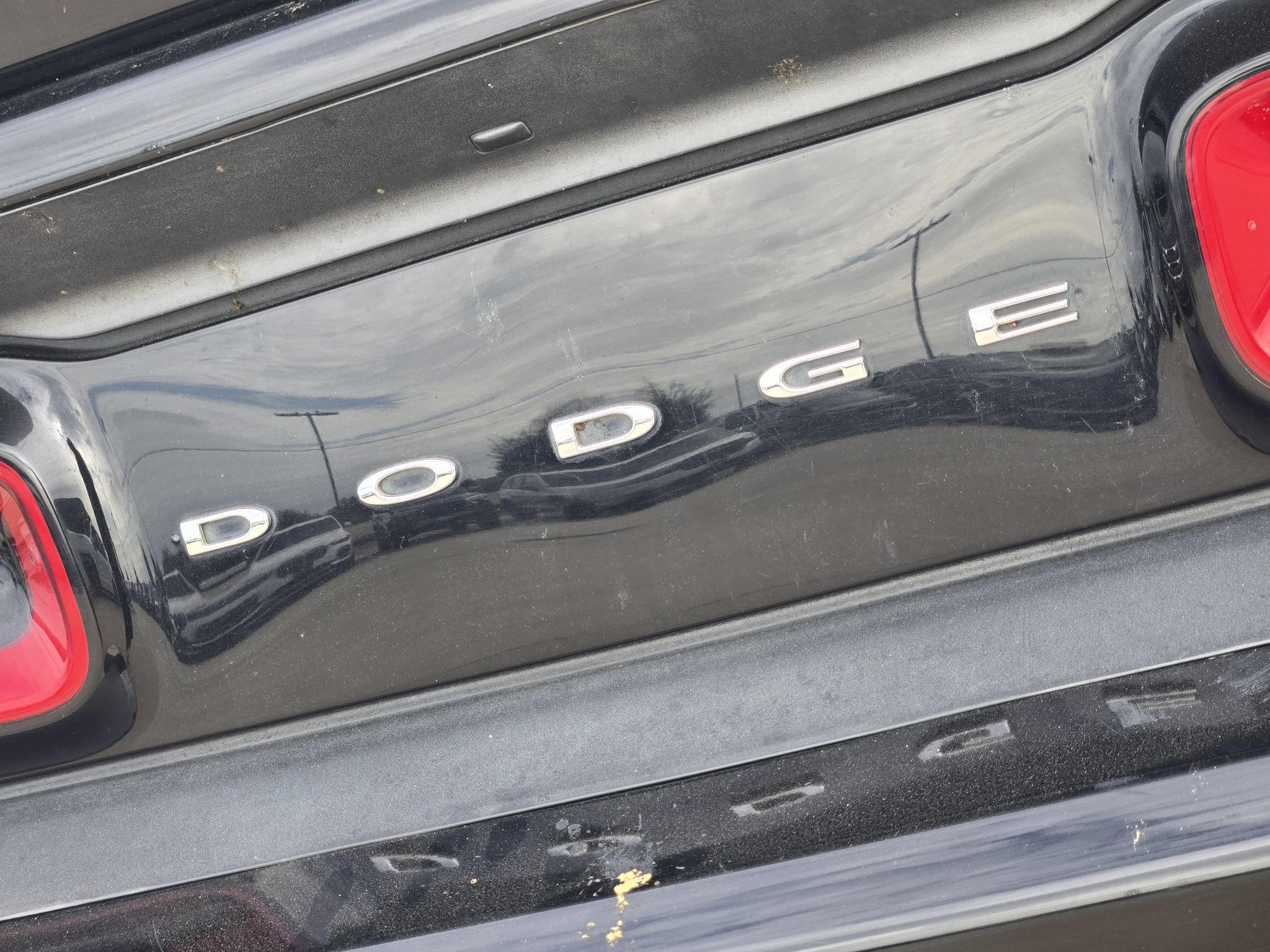 Used 2018 Dodge Challenger SXT RWD image 12