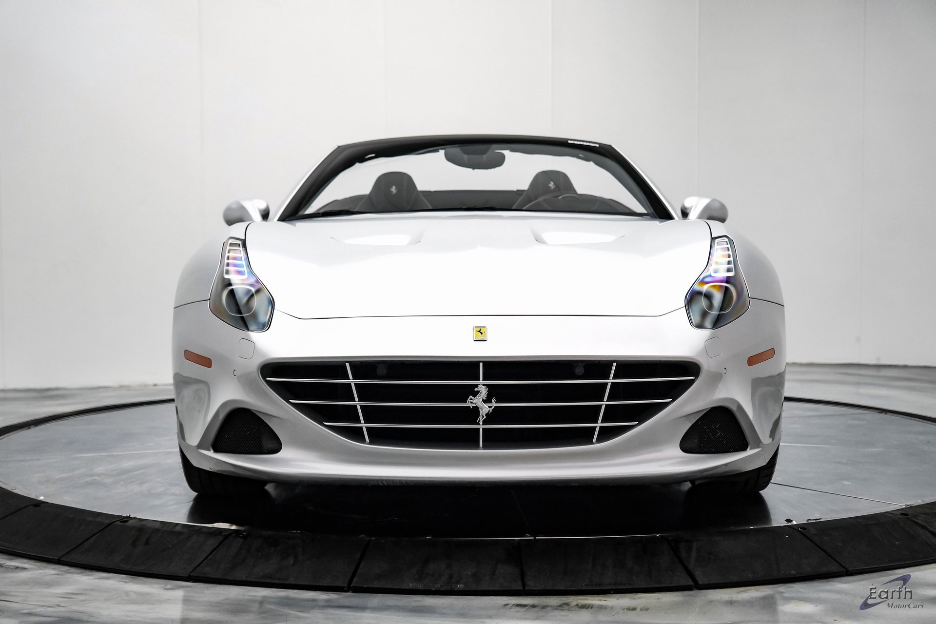 Used 2016 Ferrari California T image 37
