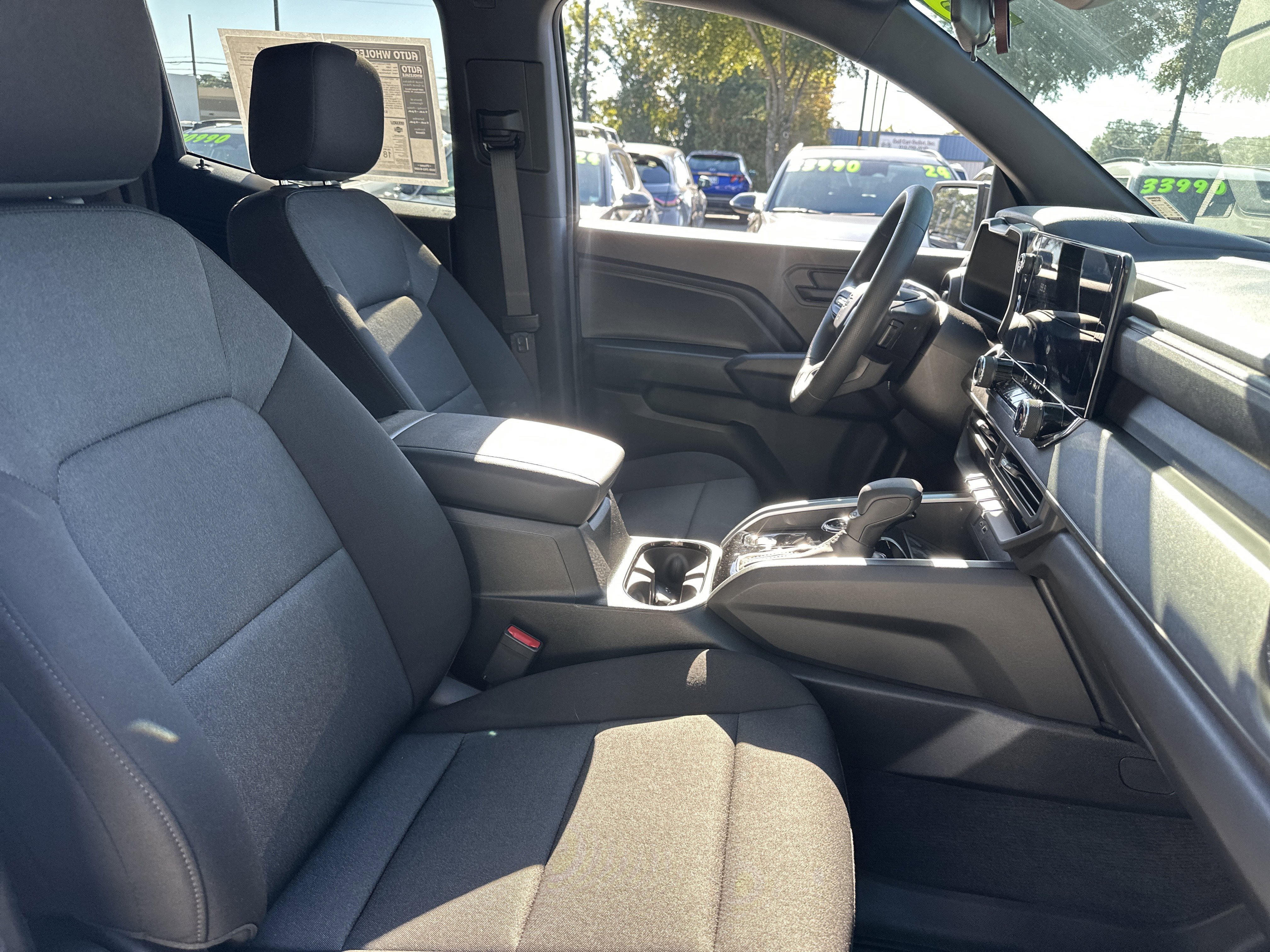 Used 2025 Chevrolet Colorado Trail Boss image 13