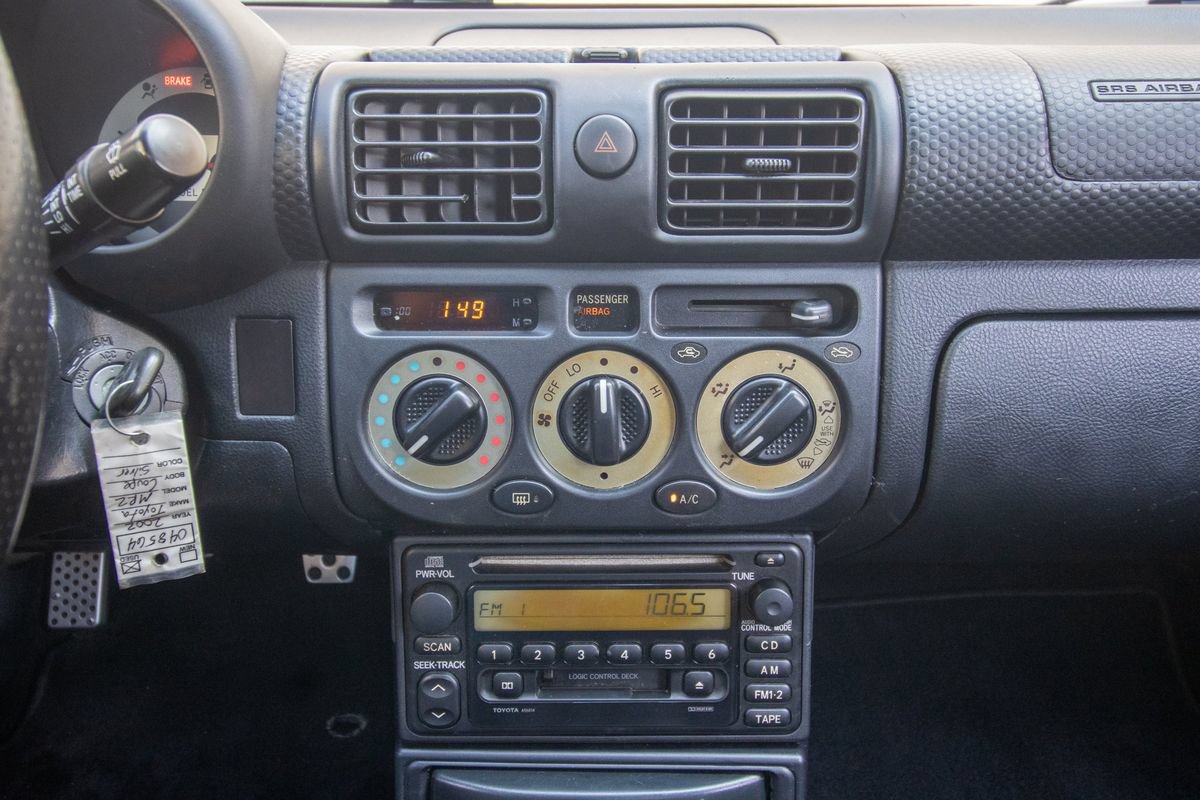 Used 2002 Toyota MR2 RWD image 19