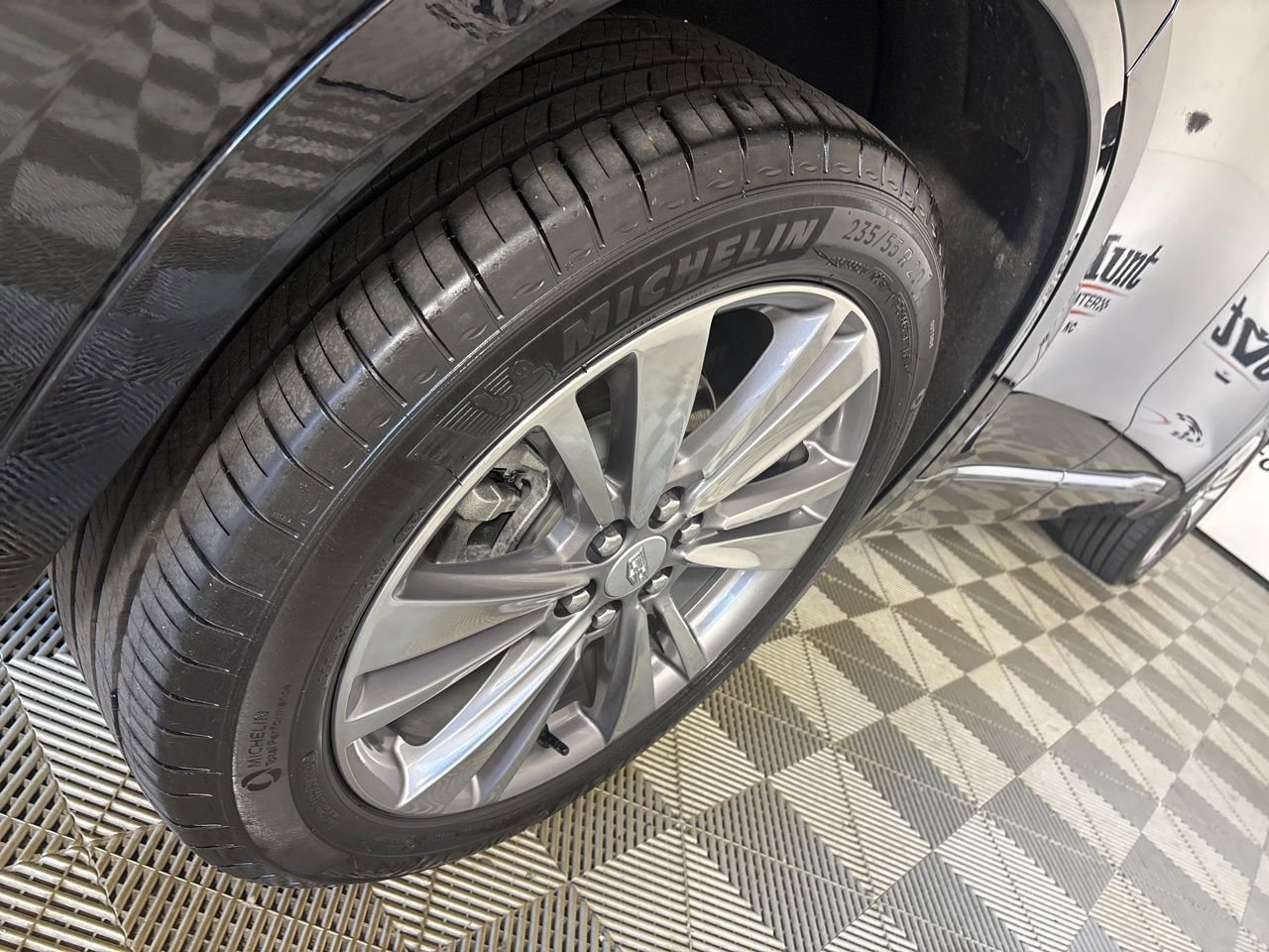 Used 2025 Cadillac XT6 Premium Luxury image 36