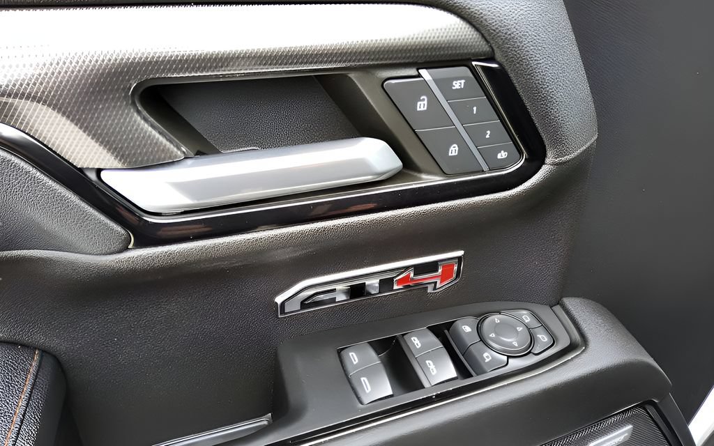 Used 2023 GMC Sierra 1500 AT4 w/ AT4 Premium Package AWD/4WD image 28
