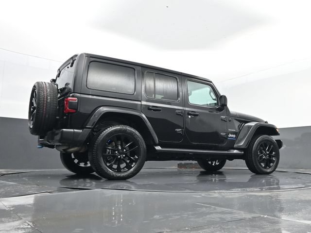 Used 2023 Jeep Wrangler Unlimited Sahara w/ Cold Weather Group AWD/4WD image 28