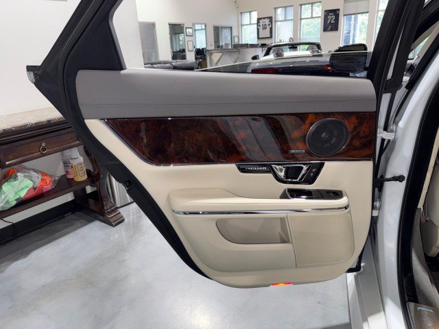 Used 2016 Jaguar XJ R-Sport RWD image 50