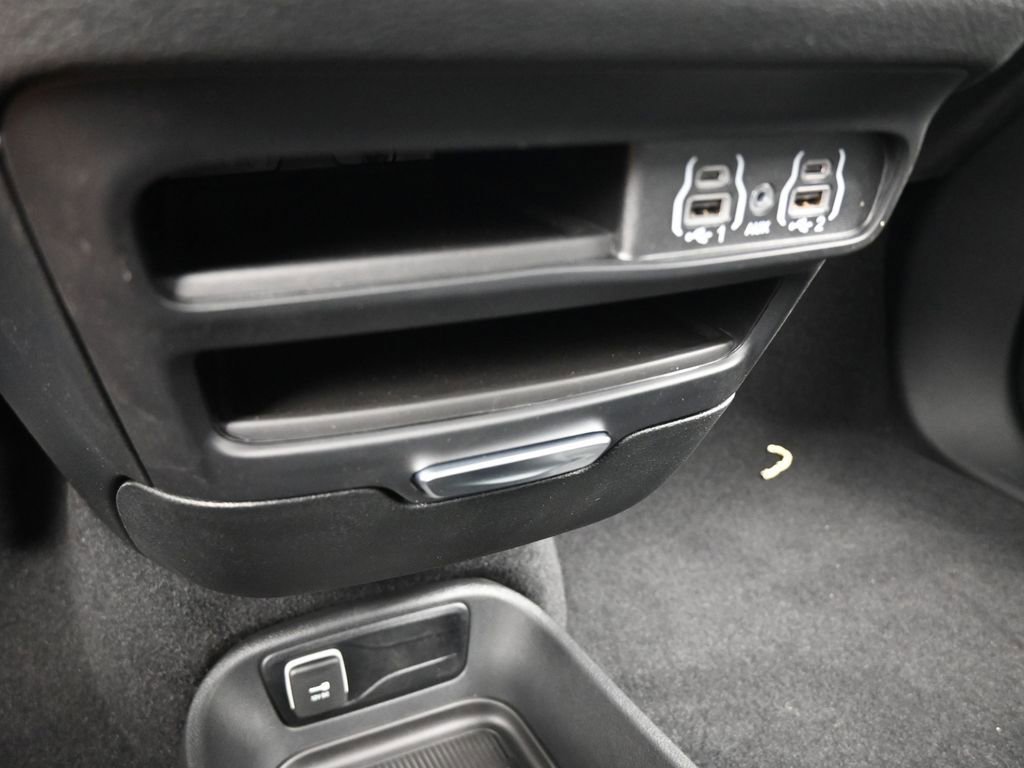 Used 2025 Chrysler Pacifica Select image 20