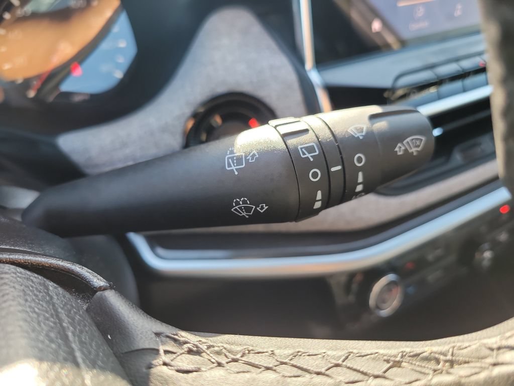 Used 2024 Jeep Compass Latitude AWD/4WD image 32