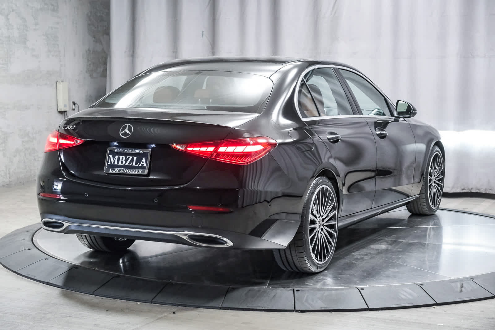 Used 2026 Mercedes-Benz C 300 Sedan image 4