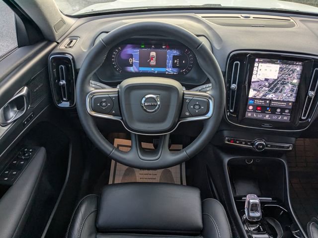 Certified 2023 Volvo XC40 B5 Ultimate w/ Protection Package Premier image 21