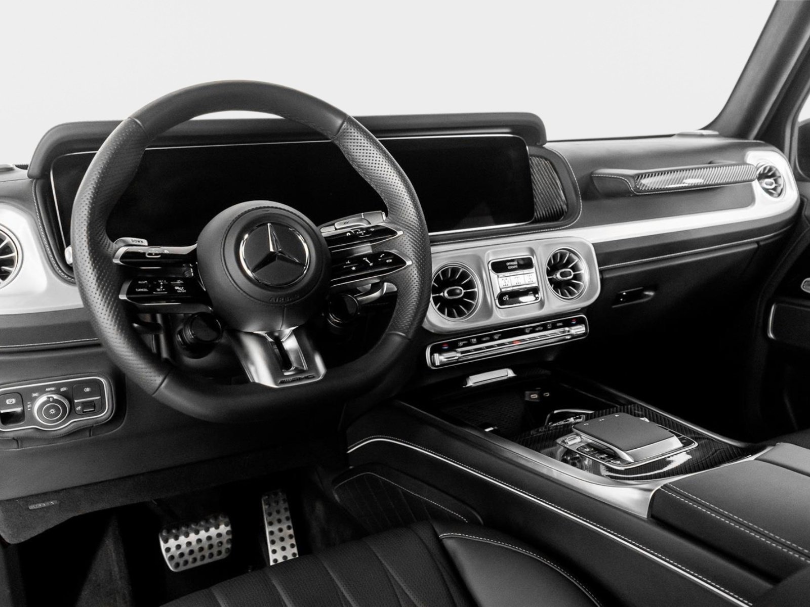 Used 2025 Mercedes-Benz G 63 AMG 4MATIC image 2