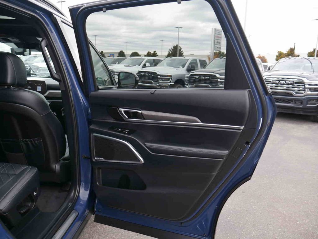 Used 2025 Kia Telluride SX X-Line image 25