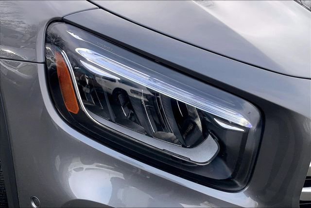 Used 2025 Mercedes-Benz GLB 250 4MATIC image 24