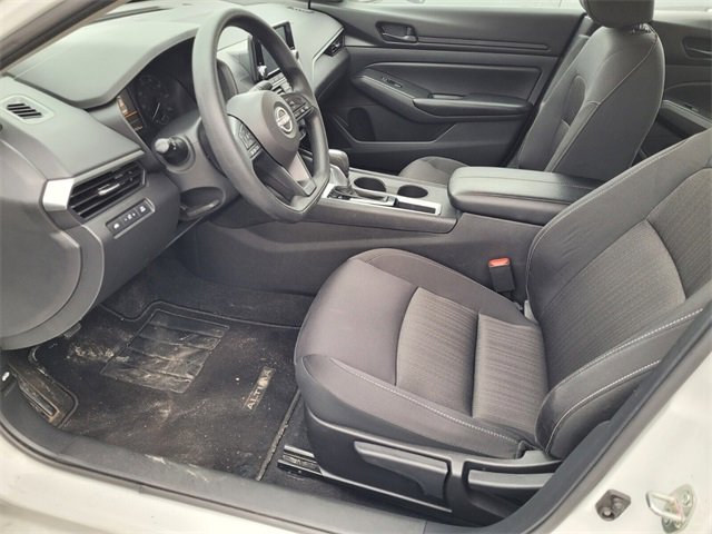 Used 2024 Nissan Altima 2.5 S image 10