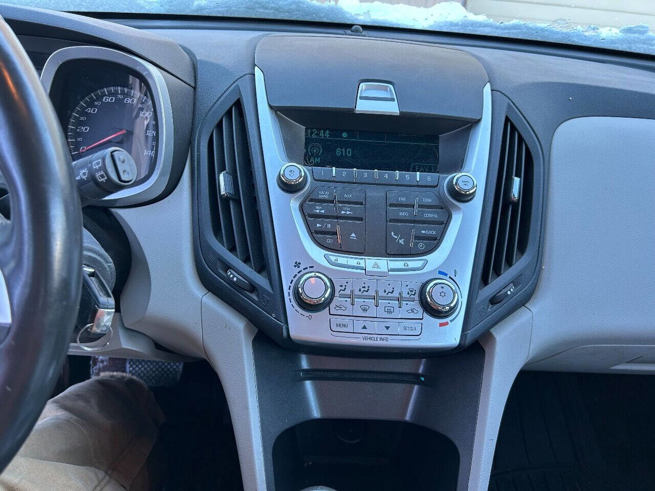 Used 2011 Chevrolet Equinox LS w/ Bluetooth Package FWD image 15