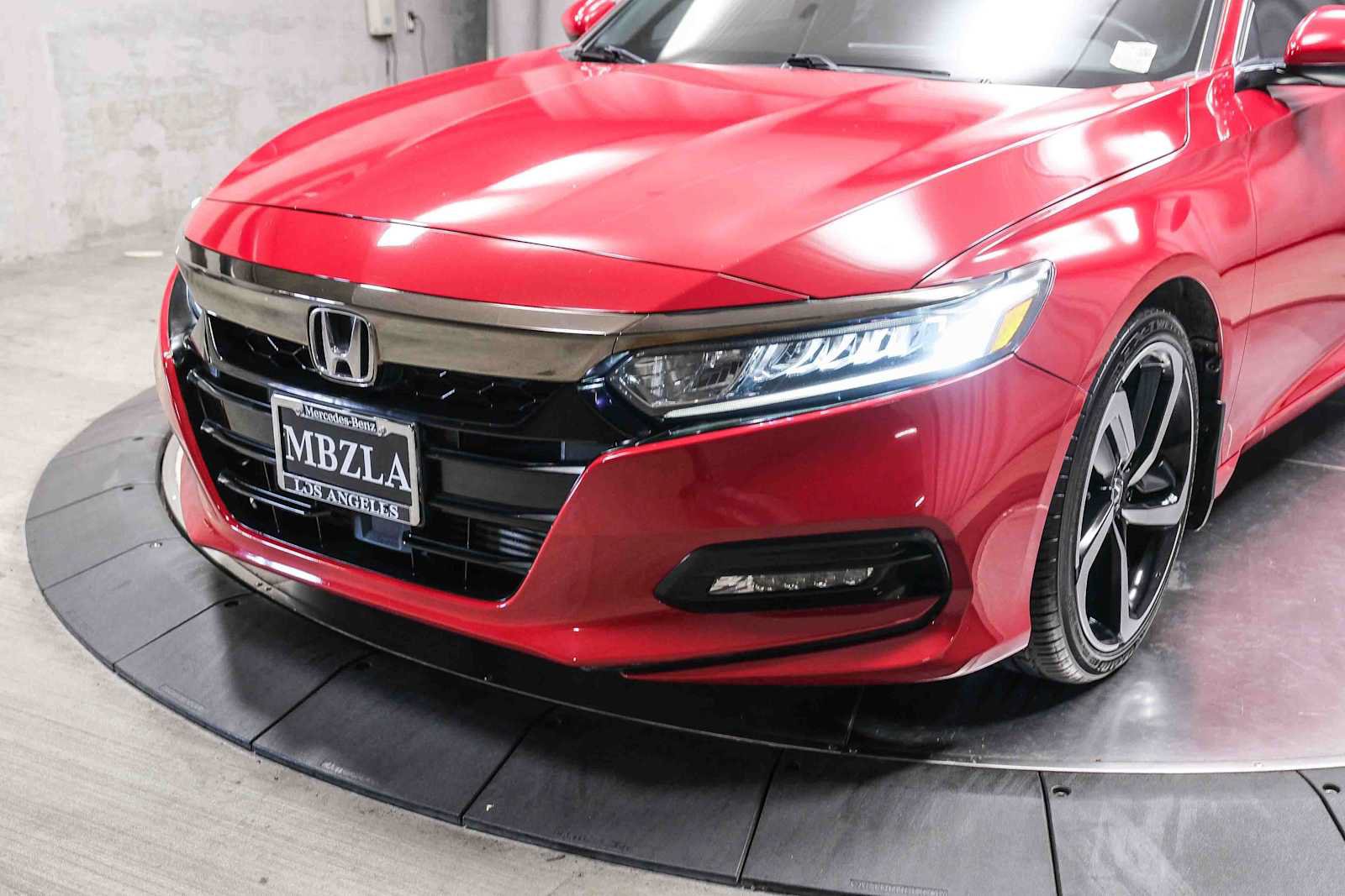 Used 2018 Honda Accord Sport image 11