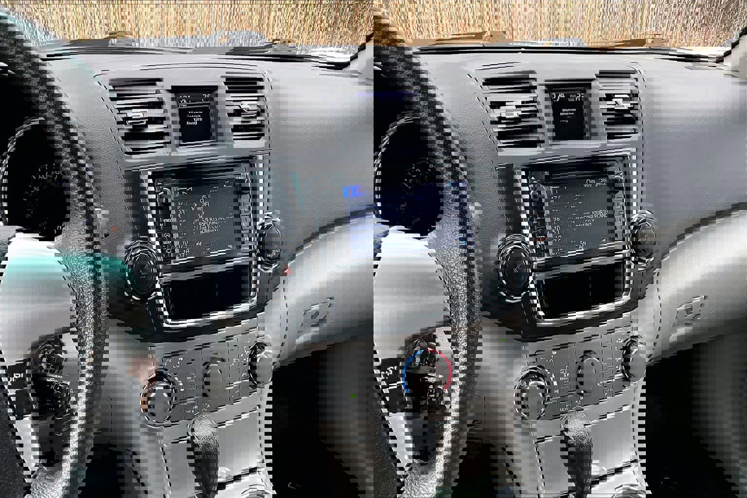 Used 2013 Toyota Highlander 4WD w/ Cold Weather Pkg image 7